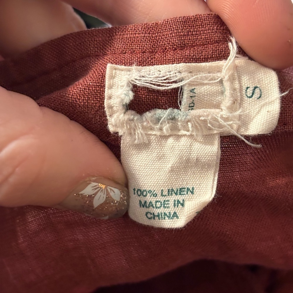 100% Linen Lightweight Women's Burgundy Button Down Shirt - Picture 4 of 9